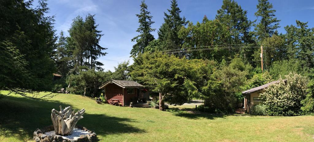 Driftwood Village Cottages Sturdies Bay Exterior photo